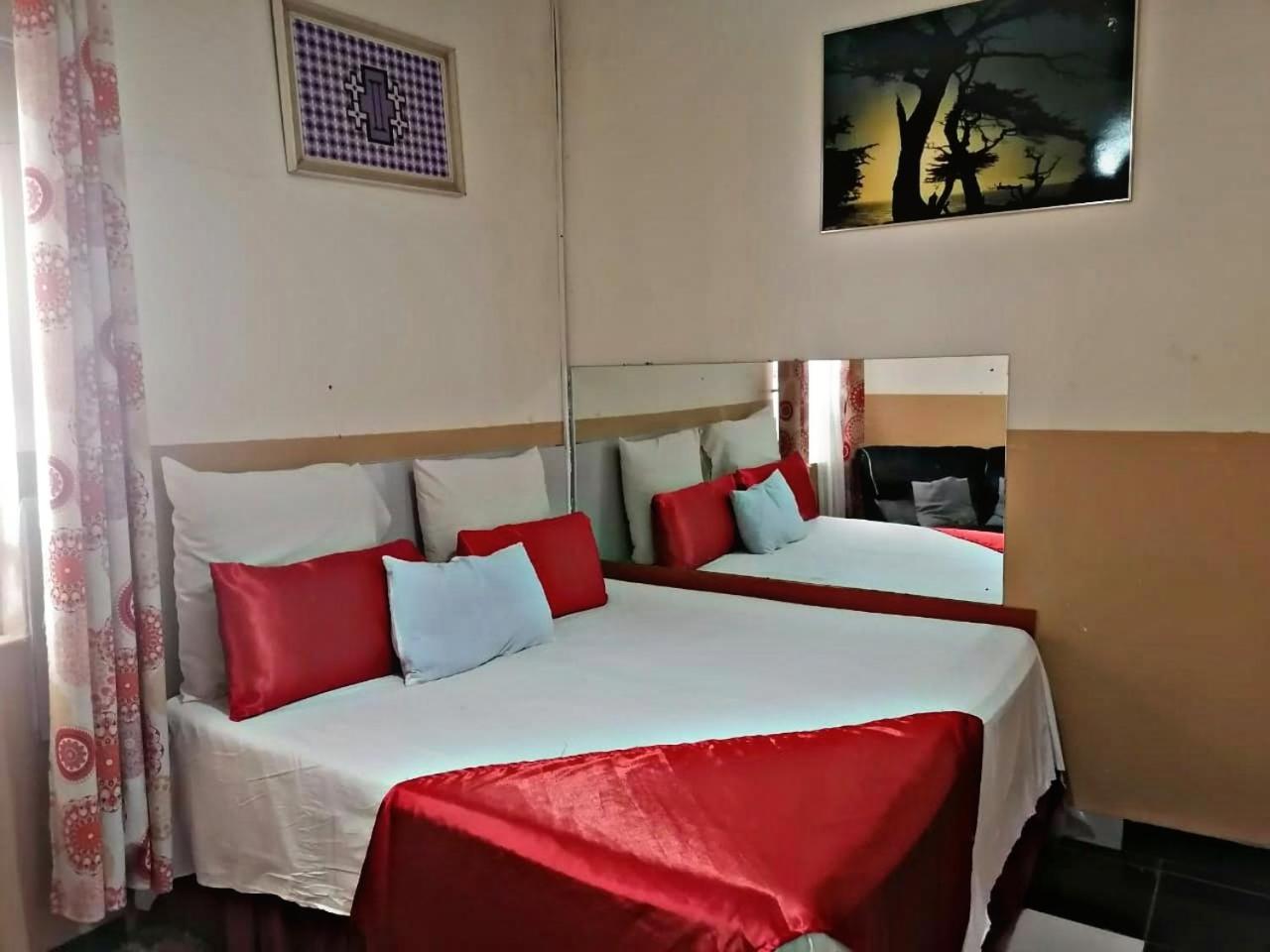 Valleycenter Guesthouse Johannesburg Exterior photo